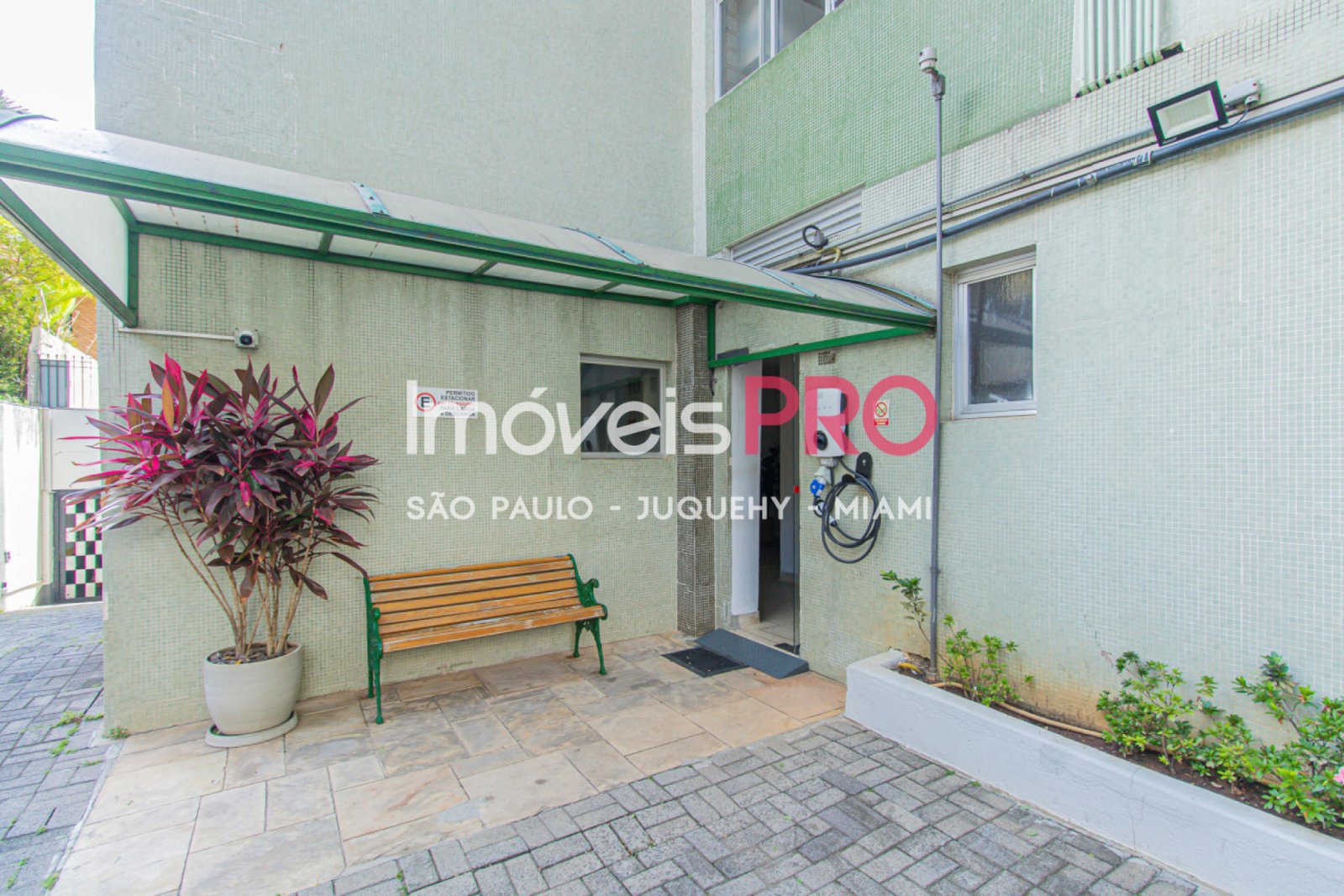Foto :: IP40016