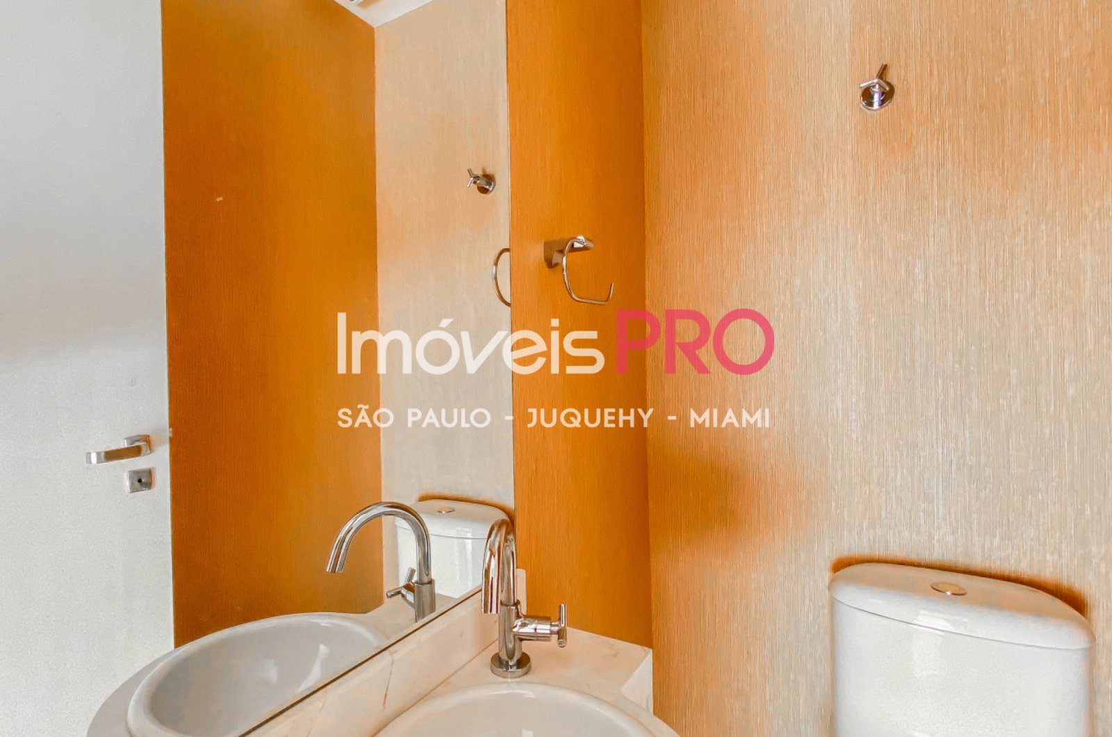 Foto :: IP40020