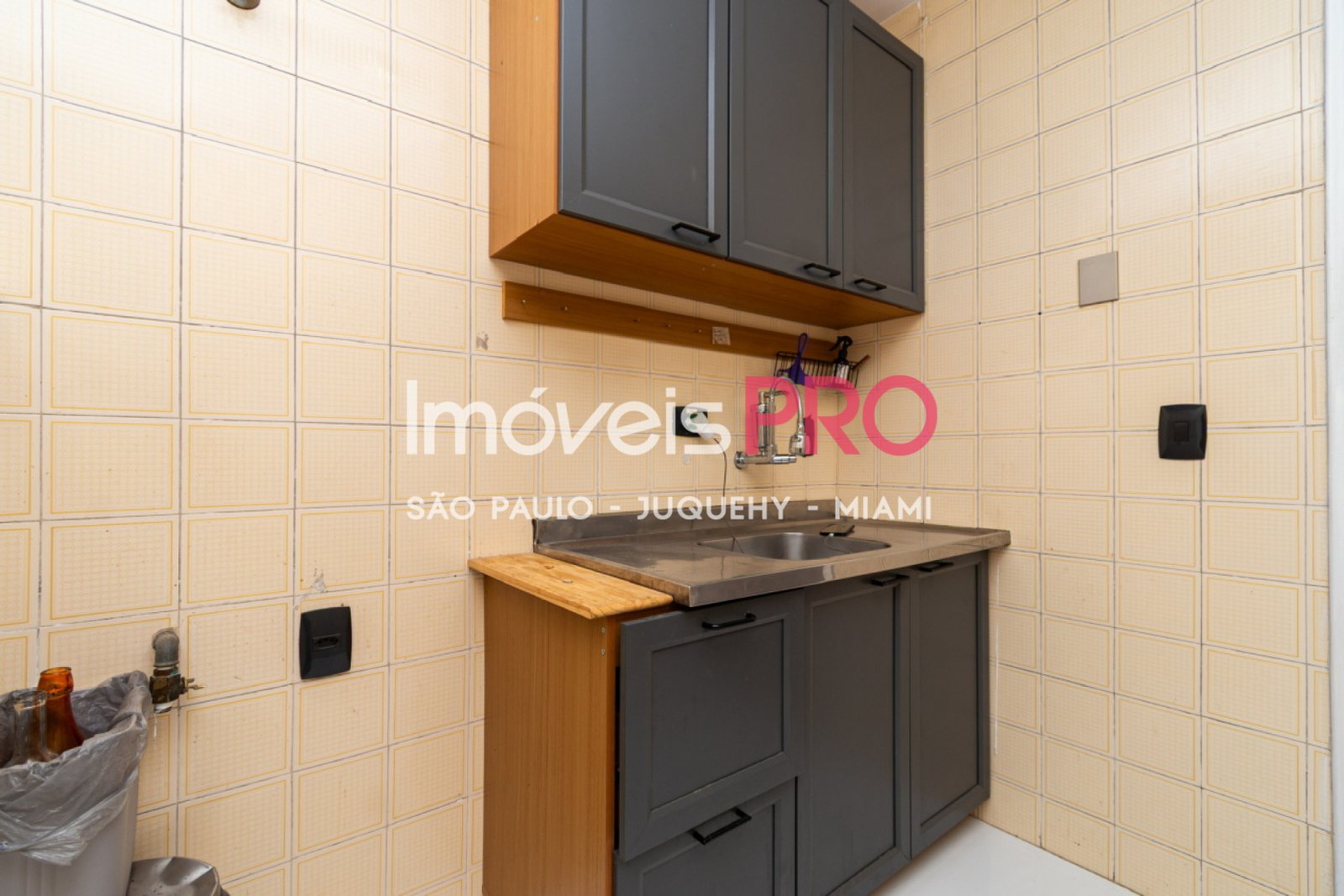 Foto :: https://assets.imoveispro.com.br/thumb/IP40023/apartamento-venda-pinheiros_IP40023_17_1920x1080.jpg?