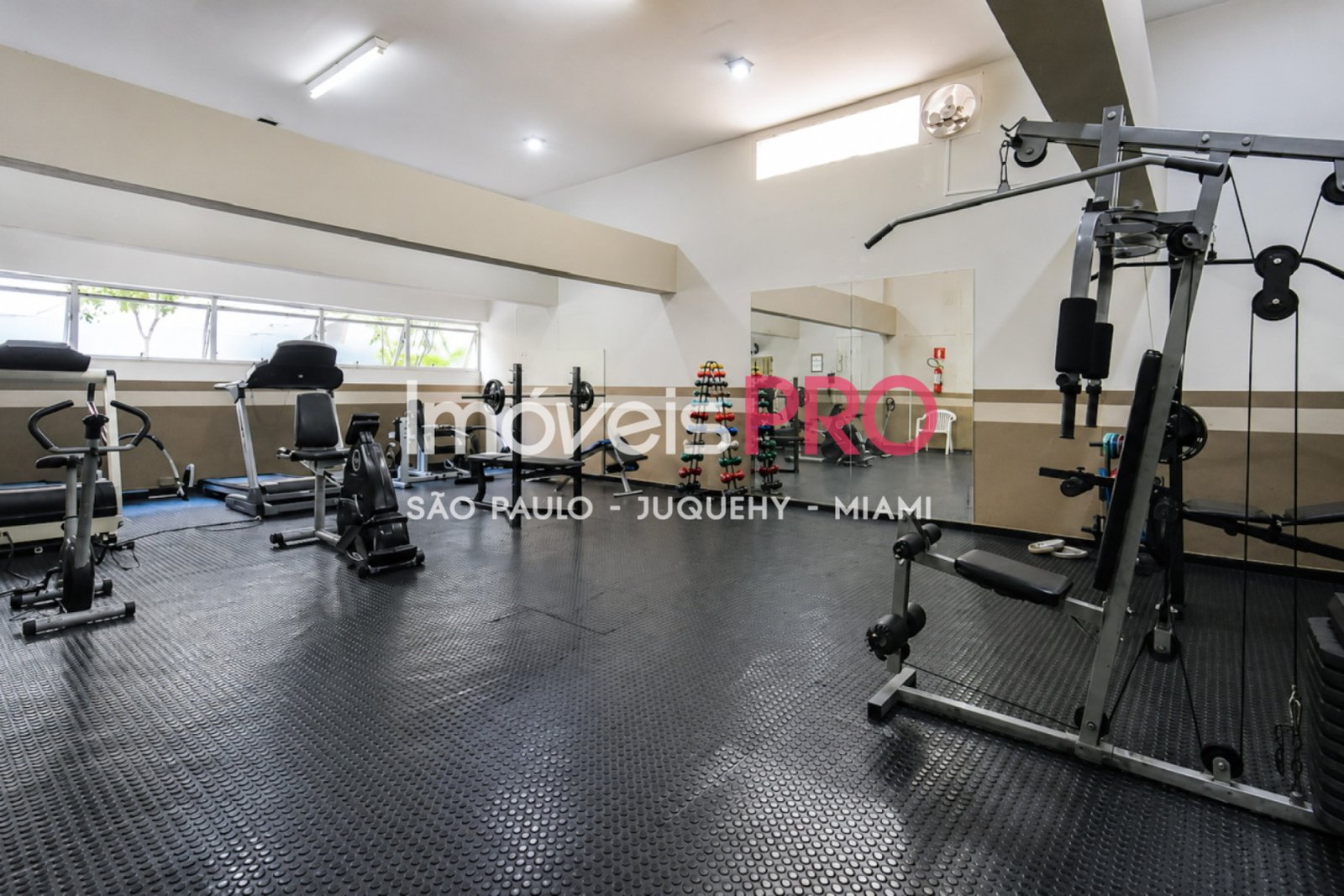 Foto :: https://assets.imoveispro.com.br/thumb/IP40023/apartamento-venda-pinheiros_IP40023_23_1920x1080.jpg?