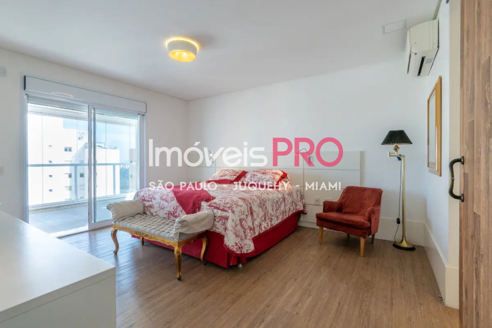 Foto :: https://assets.imoveispro.com.br/thumb/IP40028/apartamento-venda-vila-mariana_IP40028_35_1920x1080.jpg?