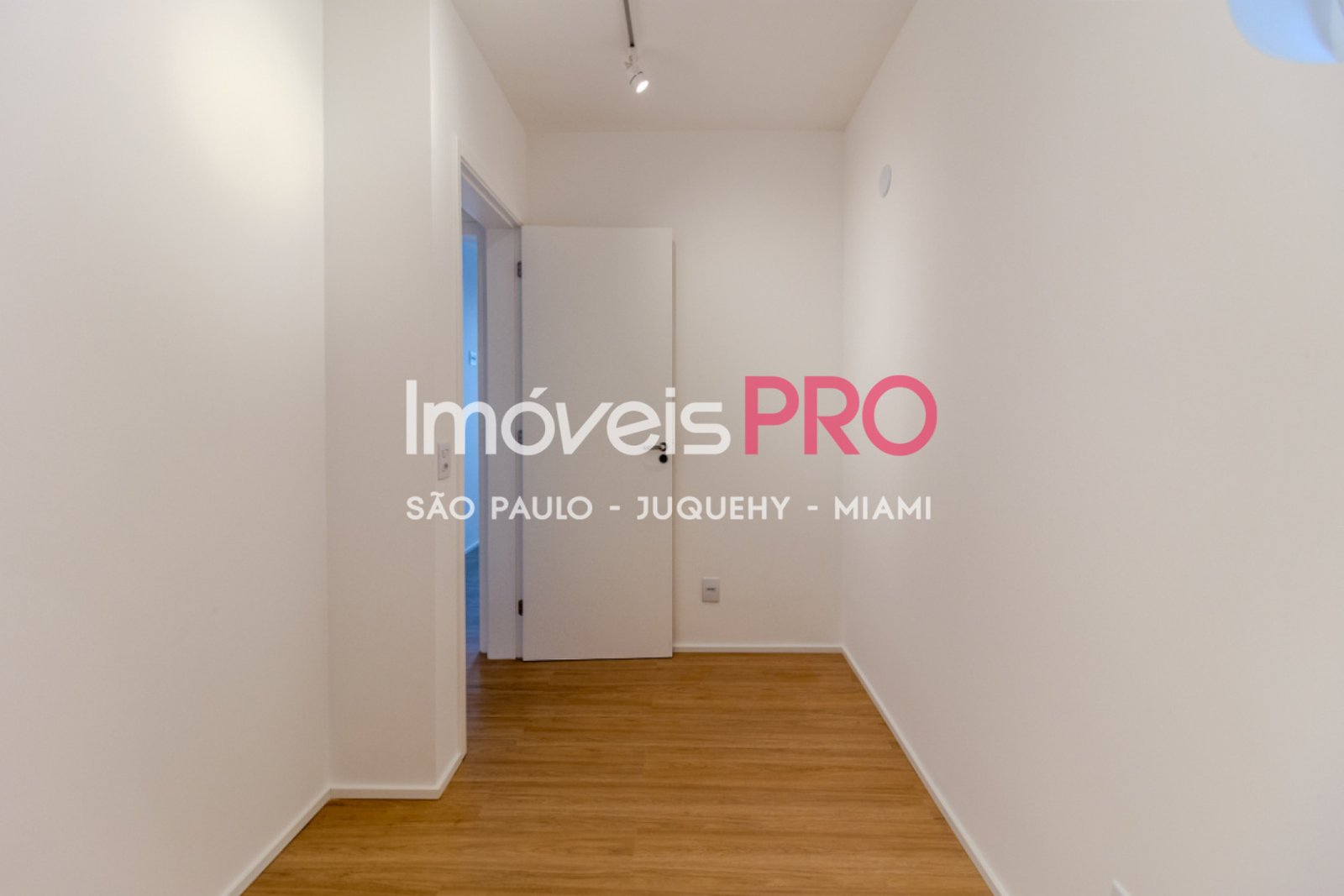 Foto :: https://assets.imoveispro.com.br/thumb/IP40031/apartamento-venda-brooklin_IP40031_23_1920x1080.jpg?