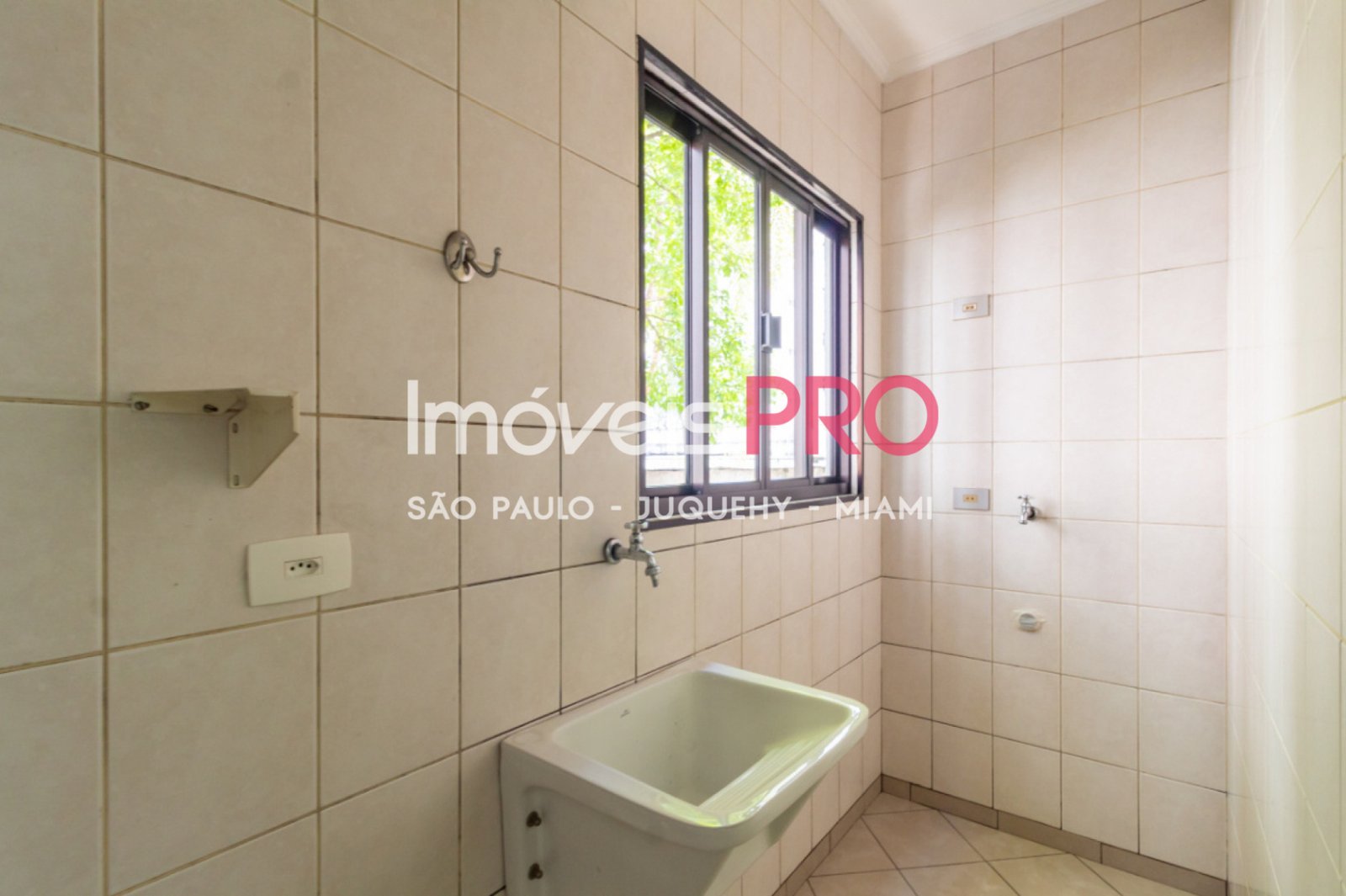 Foto :: IP40035