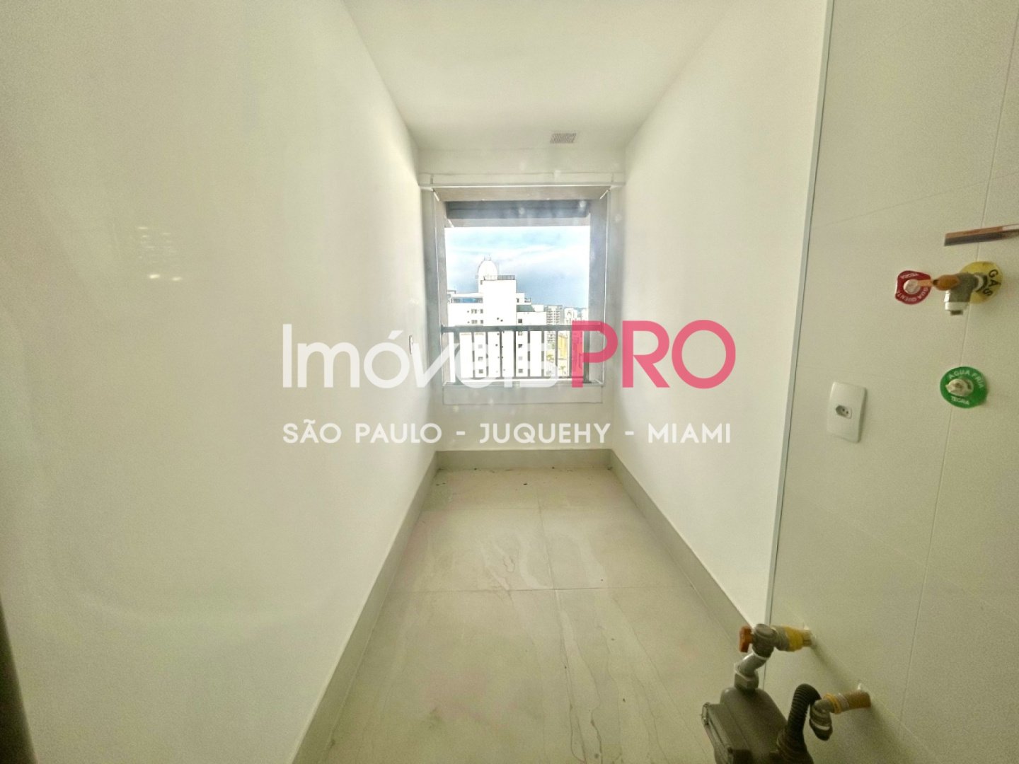 Foto :: IP40041