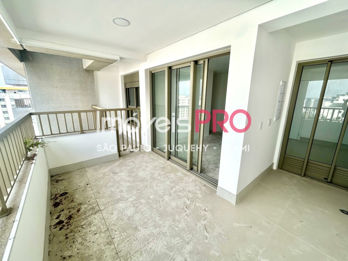Foto :: https://assets.imoveispro.com.br/thumb/IP40042/apartamento-venda-moema_IP40042_11_1920x1080.jpg?