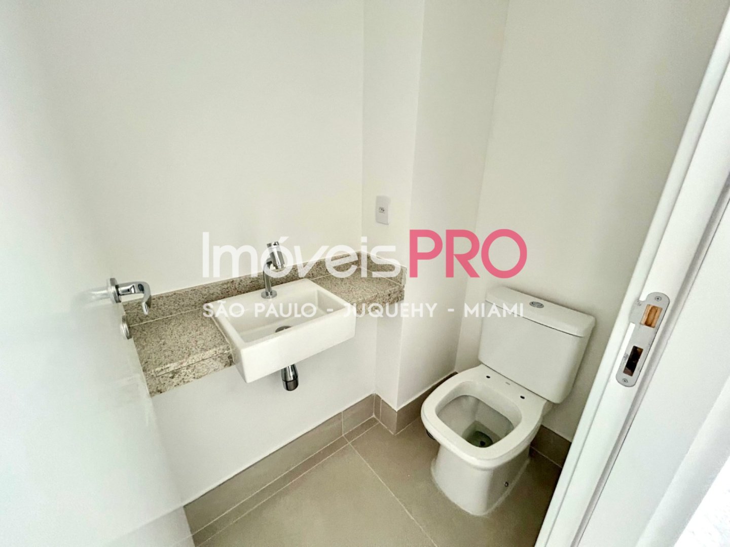 Foto :: IP40042