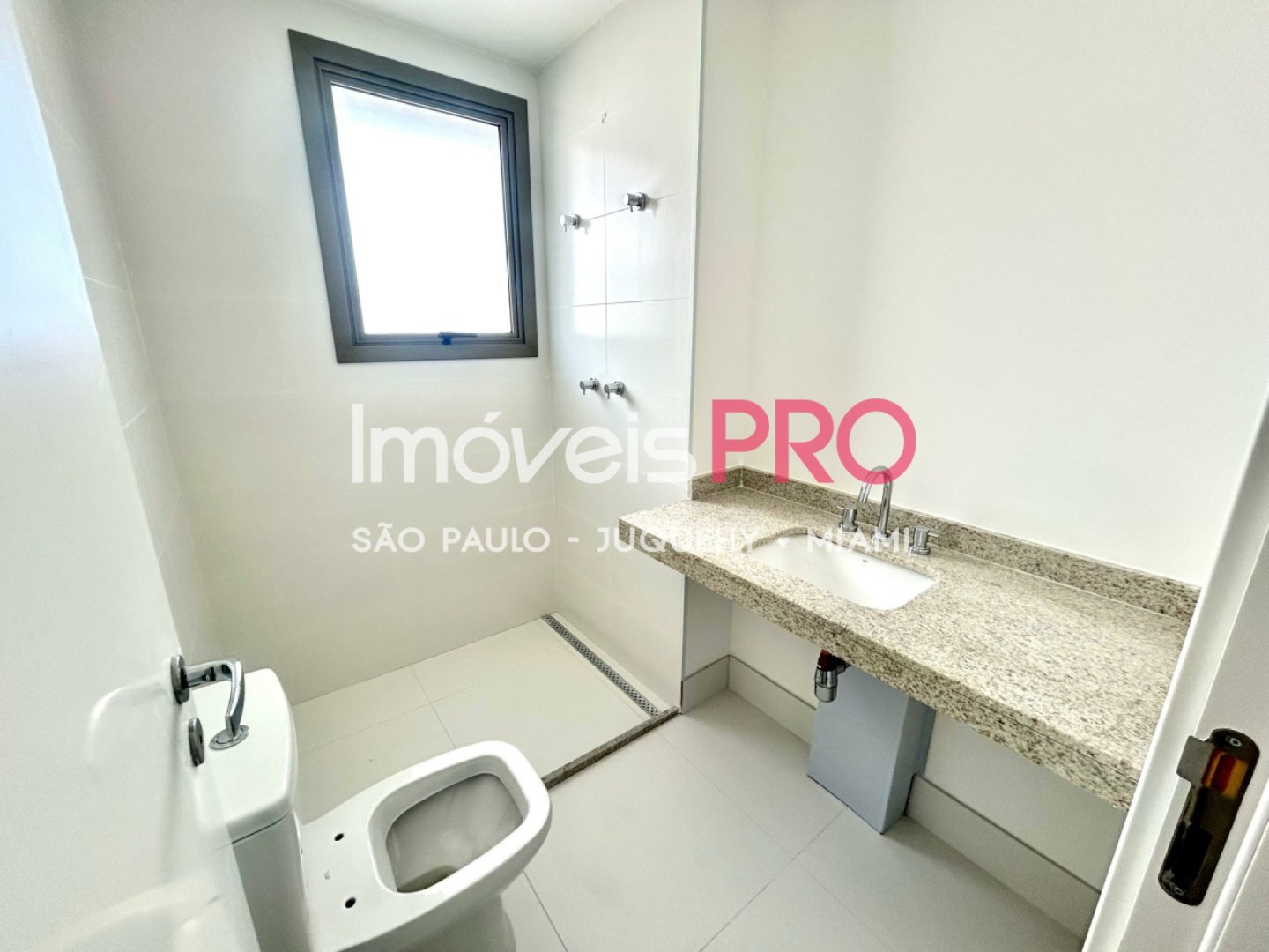 Foto :: https://assets.imoveispro.com.br/thumb/IP40042/apartamento-venda-moema_IP40042_17_1920x1080.jpg?