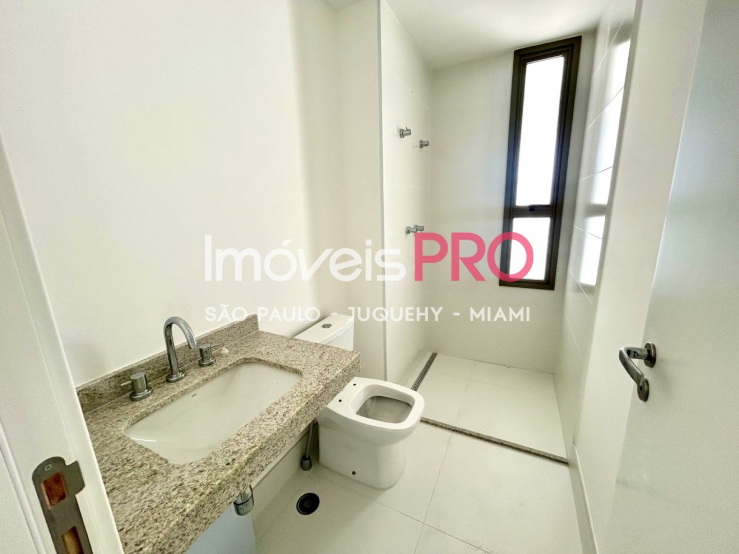Foto :: IP40042