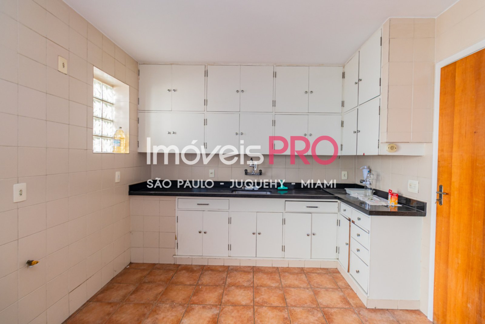 Foto :: https://assets.imoveispro.com.br/thumb/IP40048/sobrado-venda-moema_IP40048_17_1920x1080.jpg?