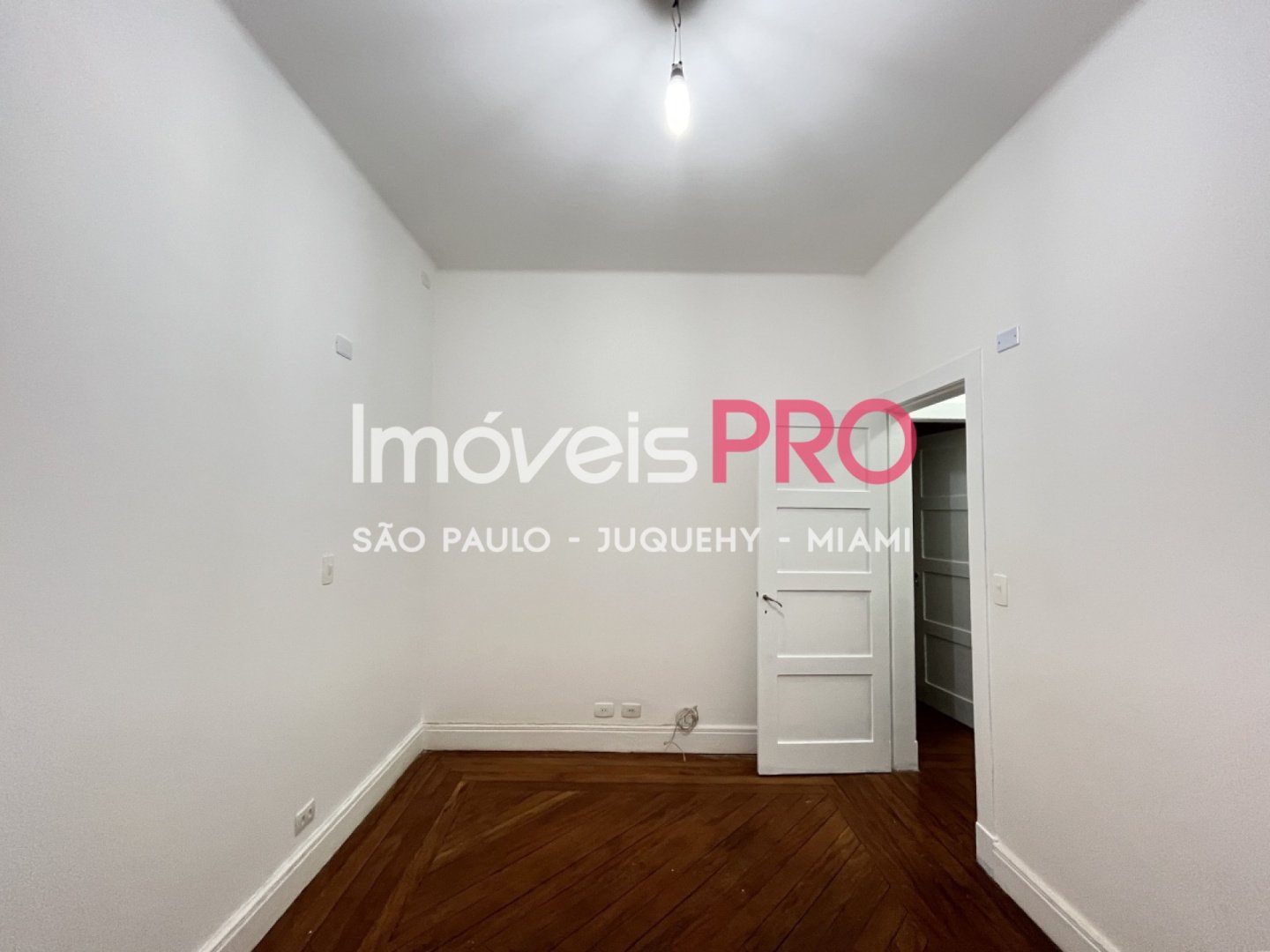 Foto :: https://assets.imoveispro.com.br/thumb/IP40053/casa-de-vila-aluguel-higienopolis_IP40053_23_1920x1080.jpg?