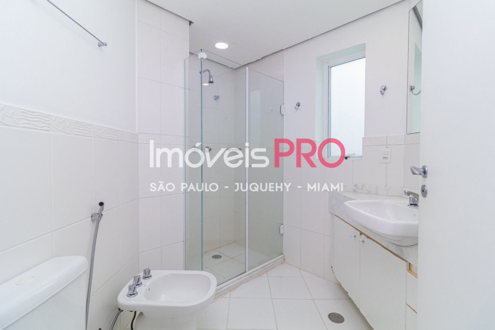 Foto :: https://assets.imoveispro.com.br/thumb/IP40061/apartamento-venda-moema-indios_IP40061_11_1920x1080.jpg?