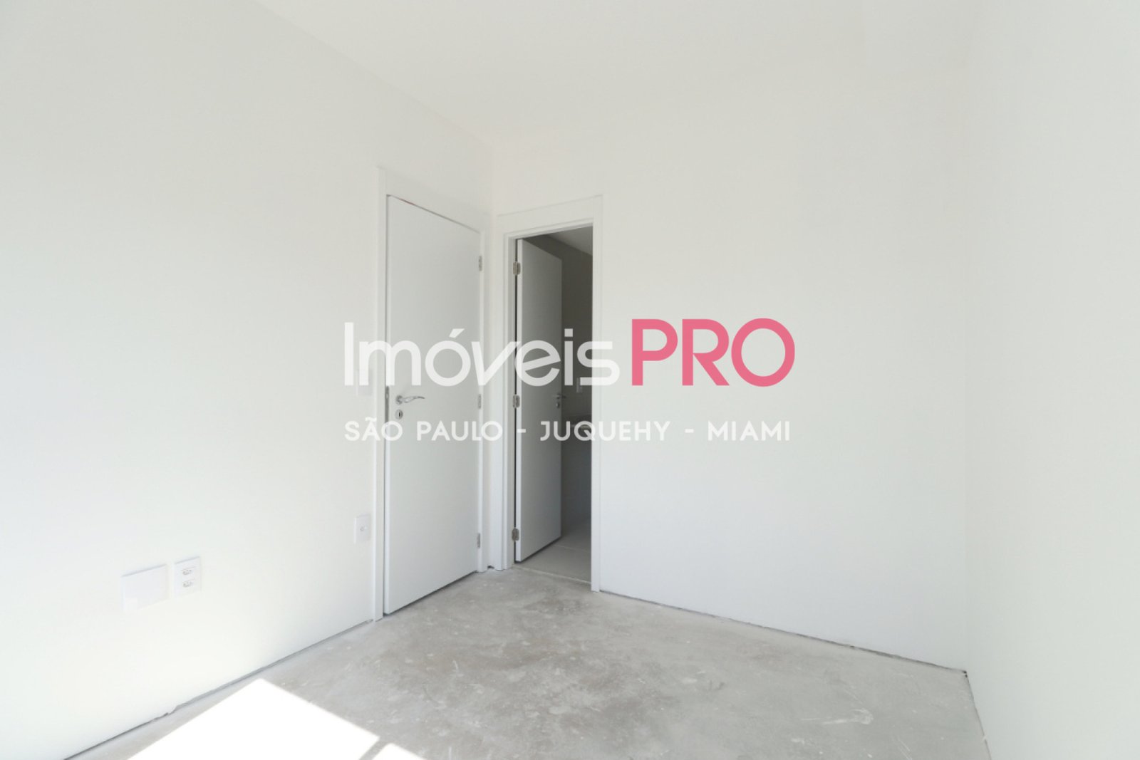 Foto :: IP40066