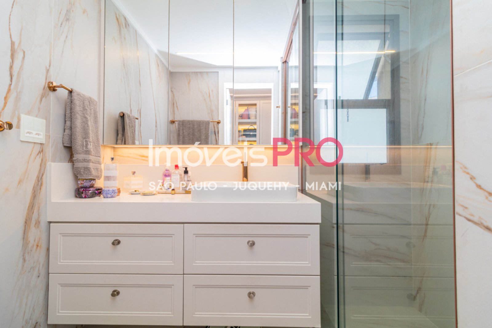 Foto :: https://assets.imoveispro.com.br/thumb/IP40070/apartamento-venda-pinheiros_IP40070_17_1920x1080.jpg?