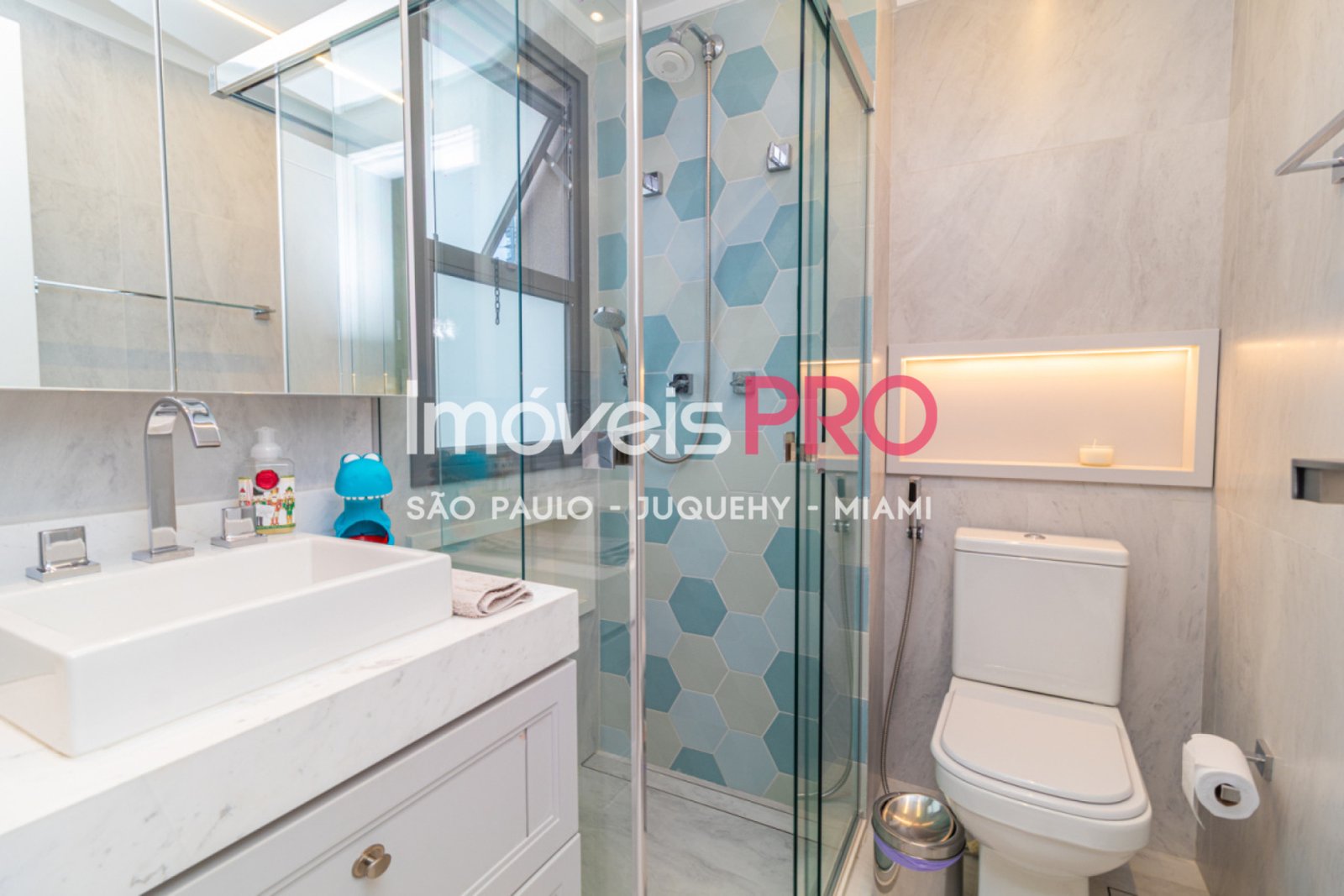 Foto :: https://assets.imoveispro.com.br/thumb/IP40070/apartamento-venda-pinheiros_IP40070_23_1920x1080.jpg?