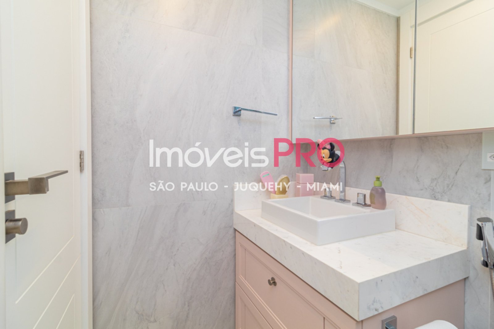 Foto :: https://assets.imoveispro.com.br/thumb/IP40070/apartamento-venda-pinheiros_IP40070_29_1920x1080.jpg?