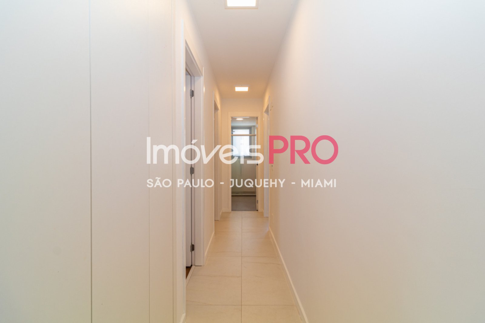 Foto :: IP40076