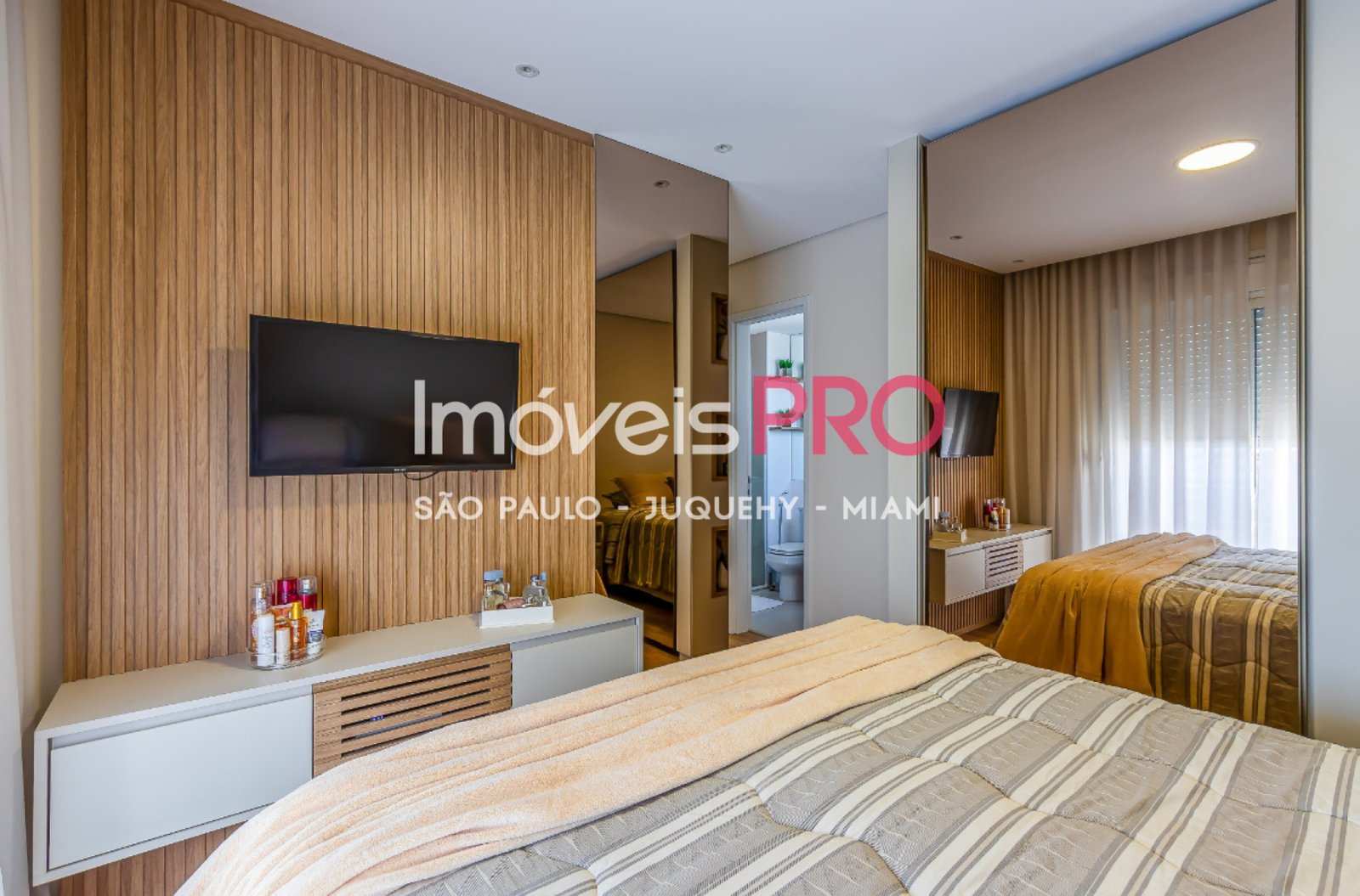 Foto :: IP40083