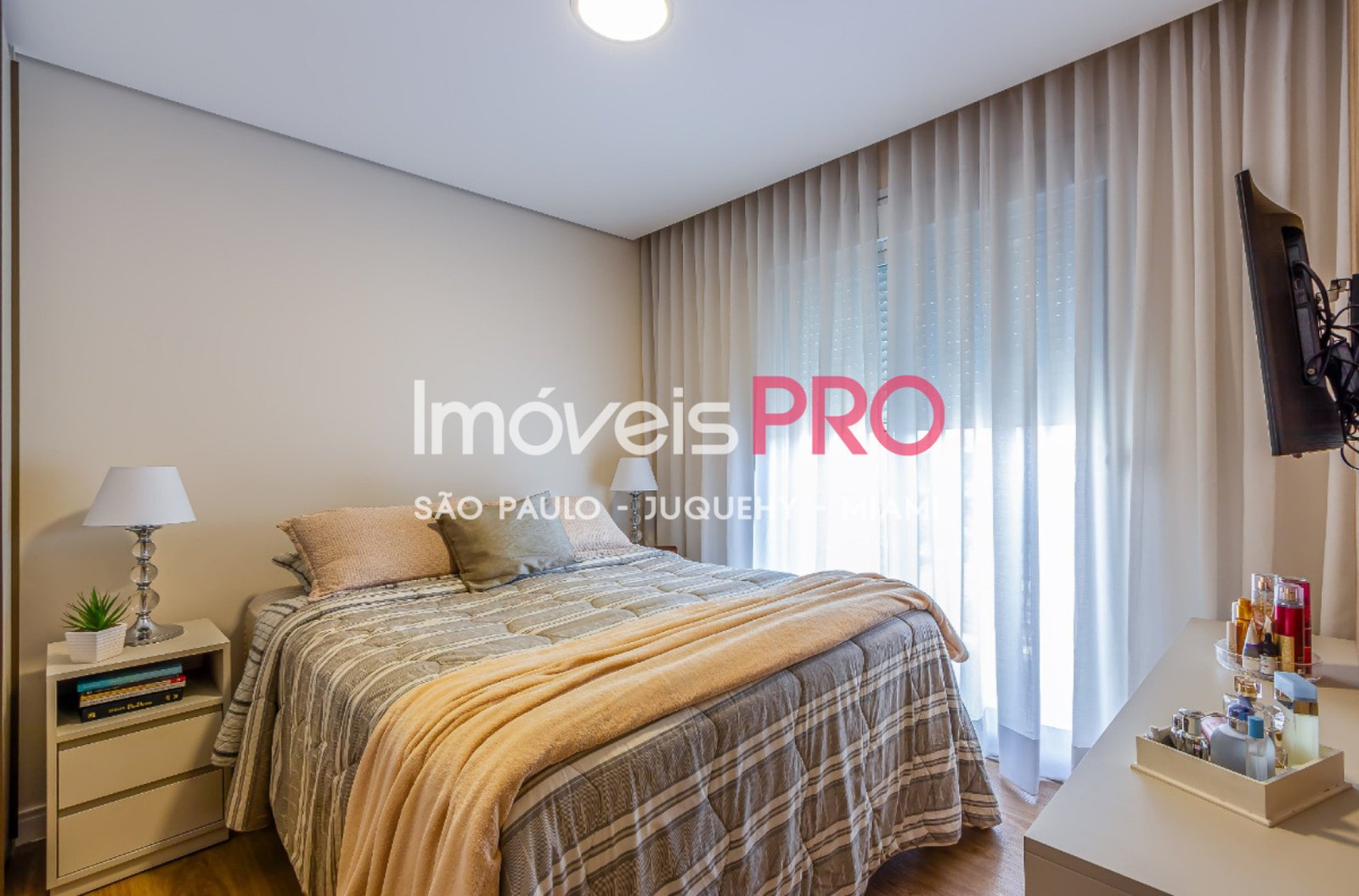 Foto :: IP40083