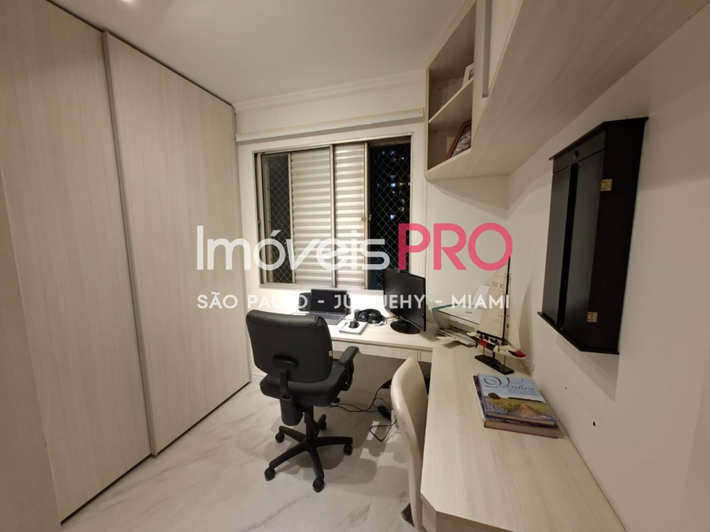 Foto :: IP40090