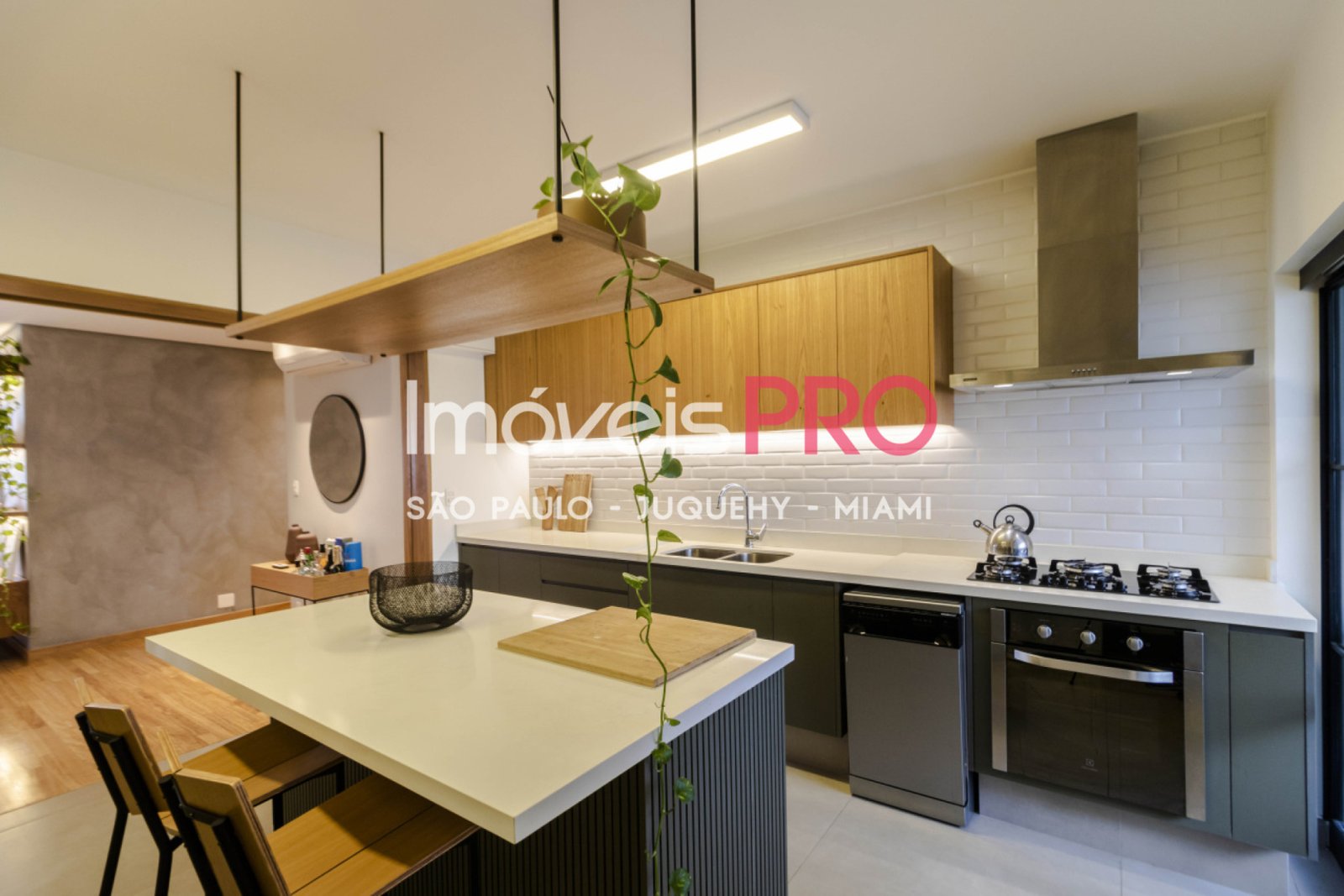 Foto :: https://assets.imoveispro.com.br/thumb/IP40103/apartamento-venda-moema_IP40103_11_1920x1080.jpg?