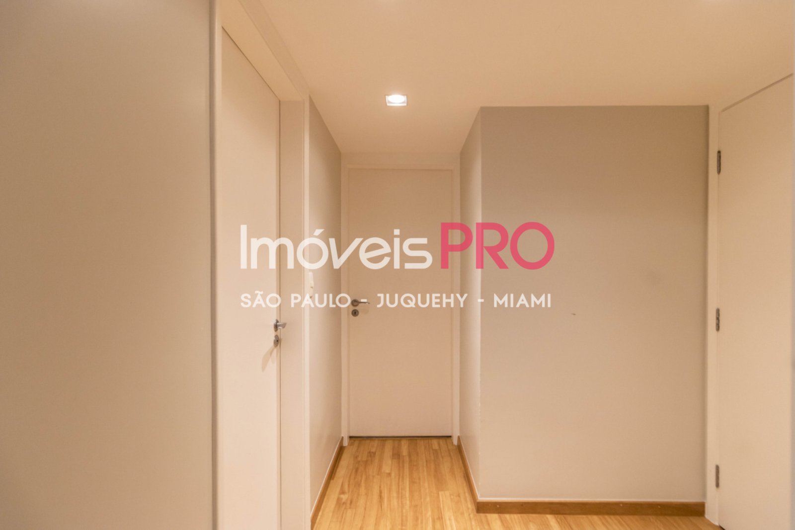 Foto :: https://assets.imoveispro.com.br/thumb/IP40103/apartamento-venda-moema_IP40103_23_1920x1080.jpg?