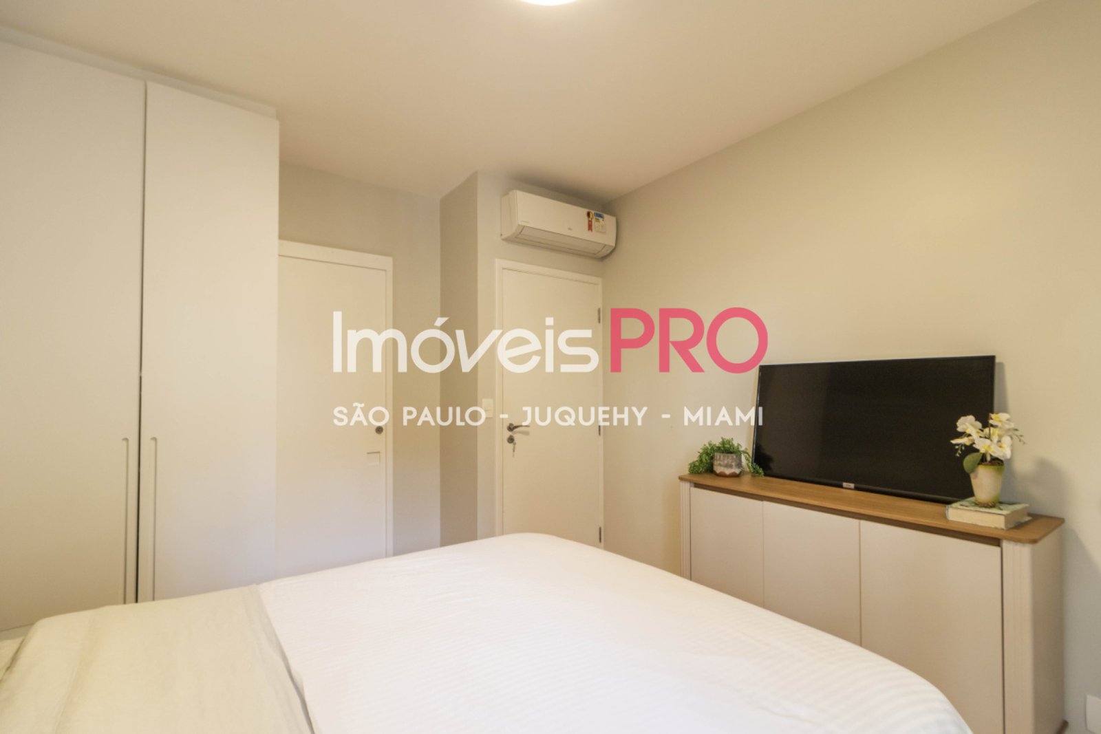 Foto :: https://assets.imoveispro.com.br/thumb/IP40103/apartamento-venda-moema_IP40103_29_1920x1080.jpg?