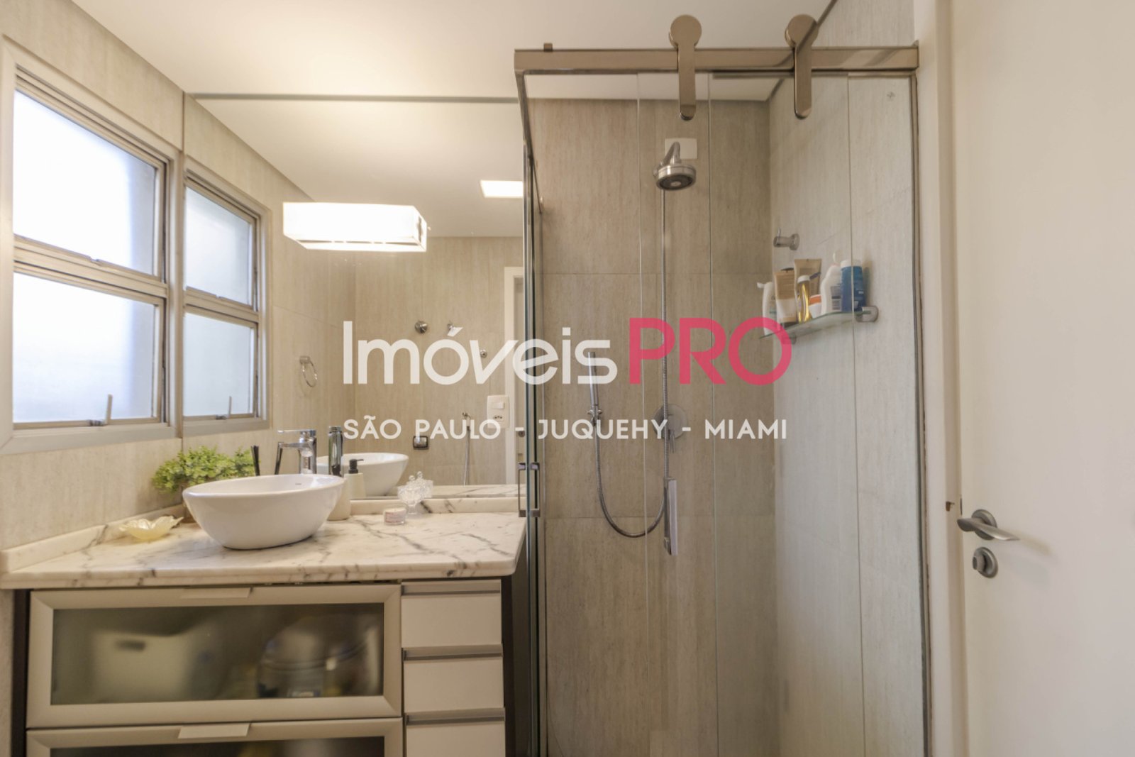Foto :: https://assets.imoveispro.com.br/thumb/IP40103/apartamento-venda-moema_IP40103_35_1920x1080.jpg?