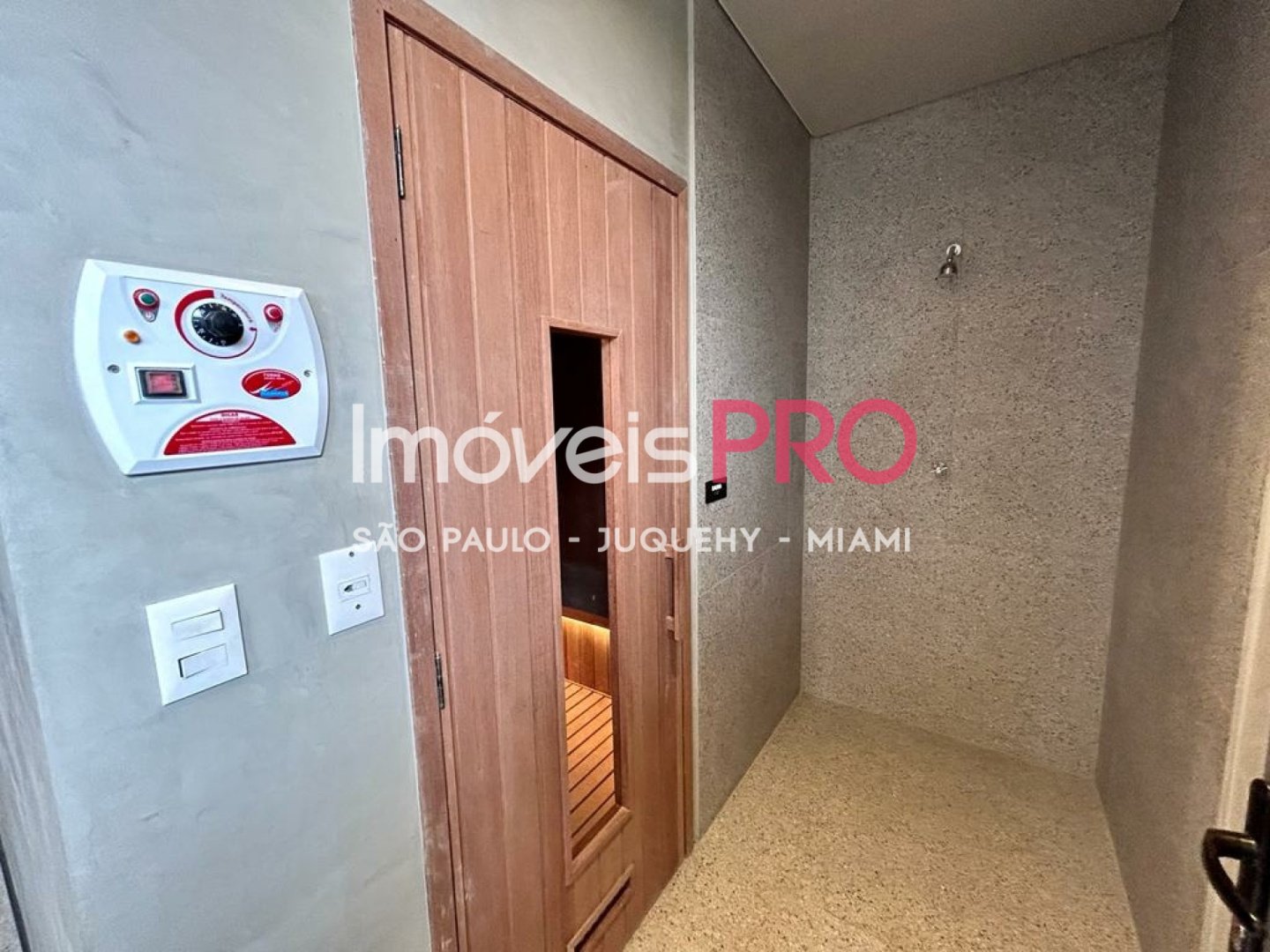 Foto :: IP40108