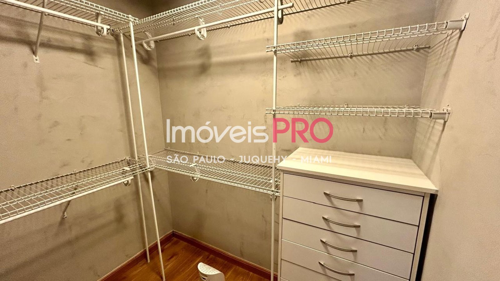 Foto :: https://assets.imoveispro.com.br/thumb/IP40111/duplex-venda-moema_IP40111_17_1920x1080.jpg?