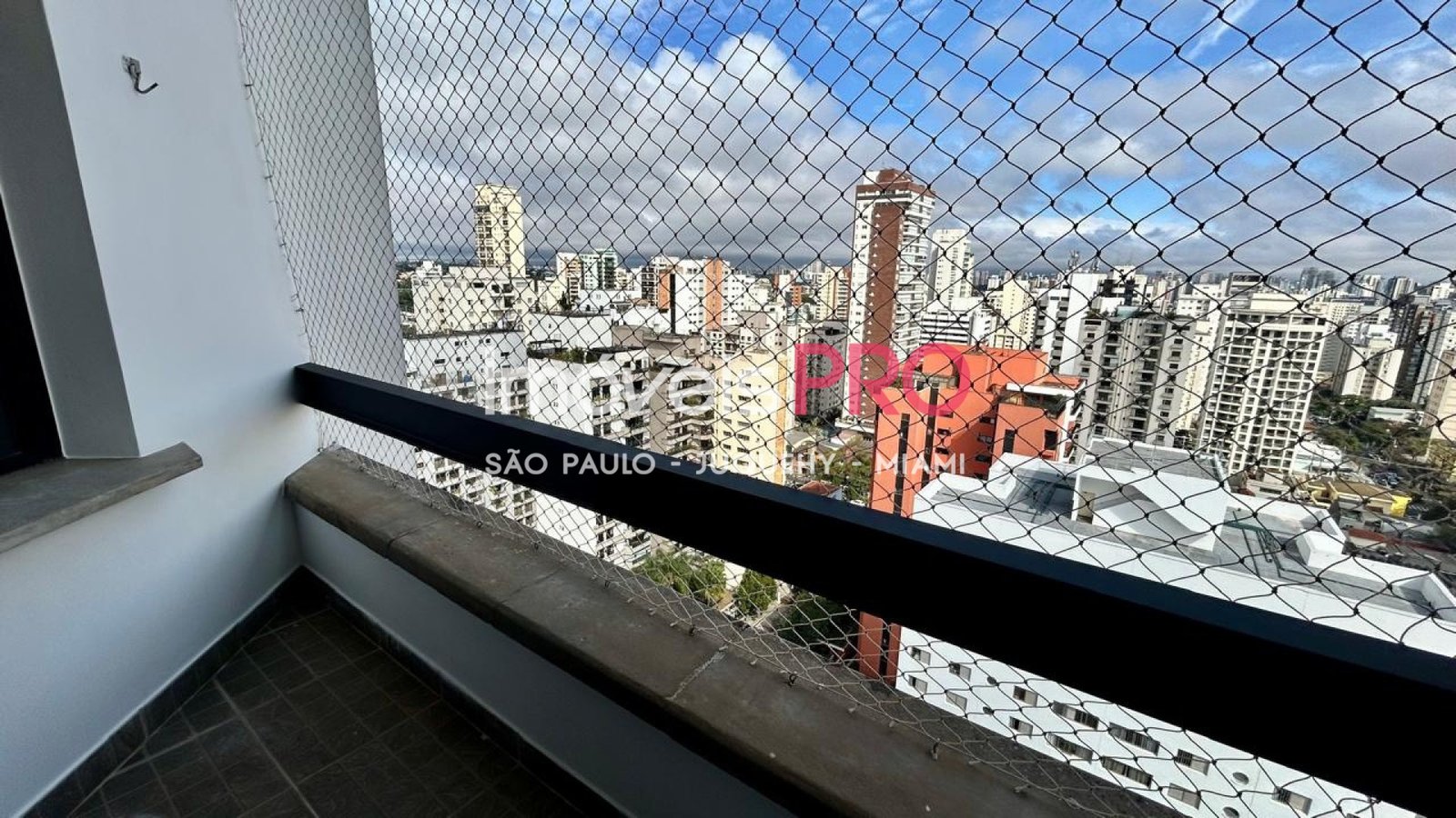 Foto :: IP40111