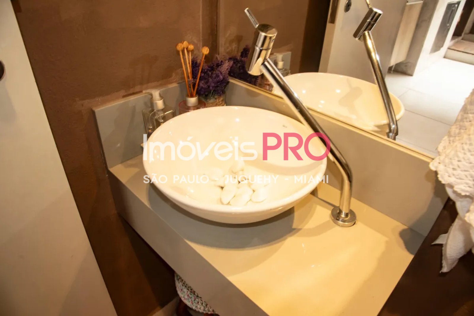 Foto :: https://assets.imoveispro.com.br/thumb/IP40112/casa-terrea-venda-planalto-paulista_IP40112_17_1920x1080.jpg?
