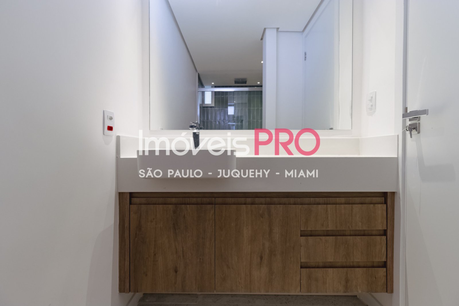 Foto :: IP40115