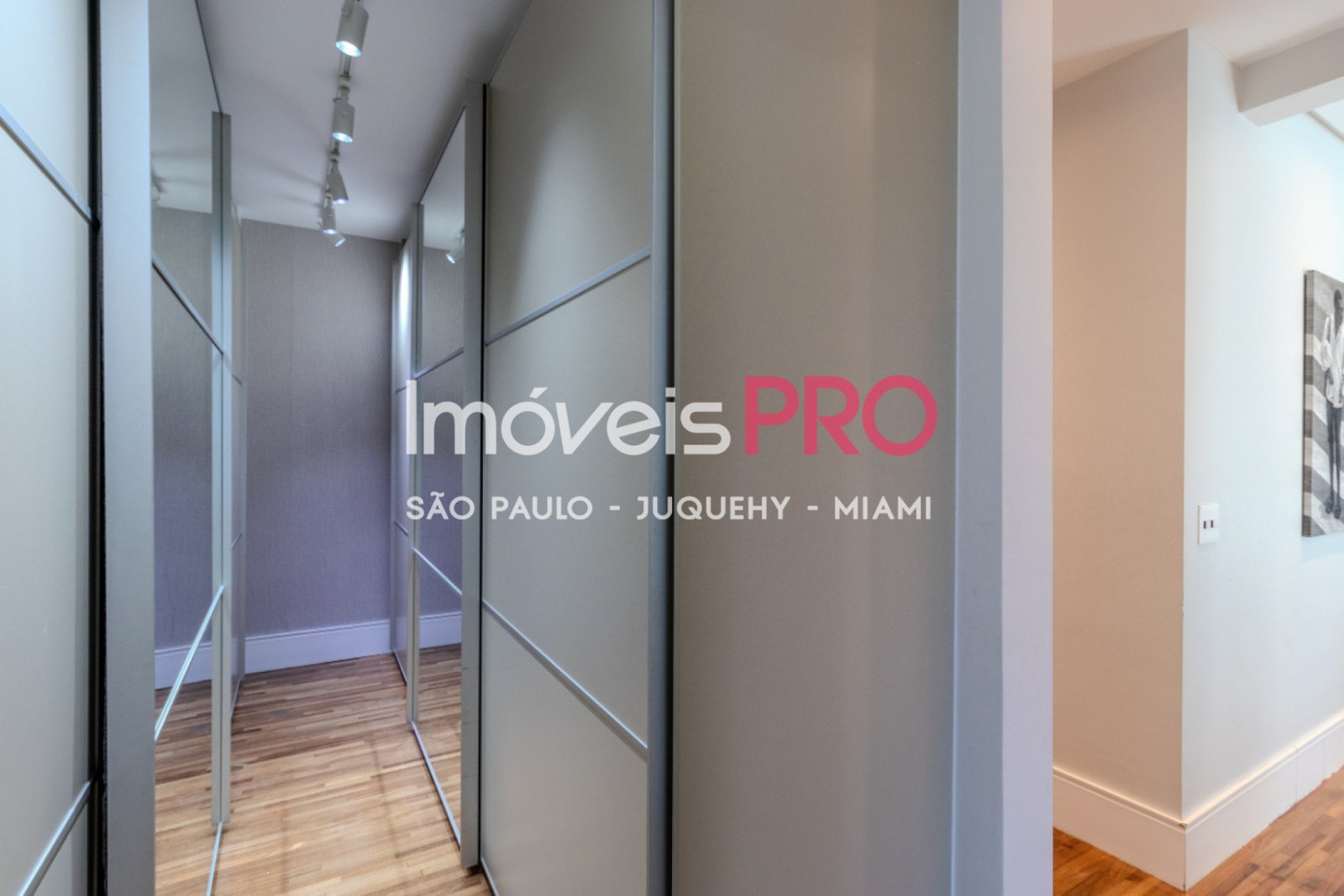 Foto :: https://assets.imoveispro.com.br/thumb/IP40116/apartamento-venda-campo-belo_IP40116_35_1920x1080.jpg?