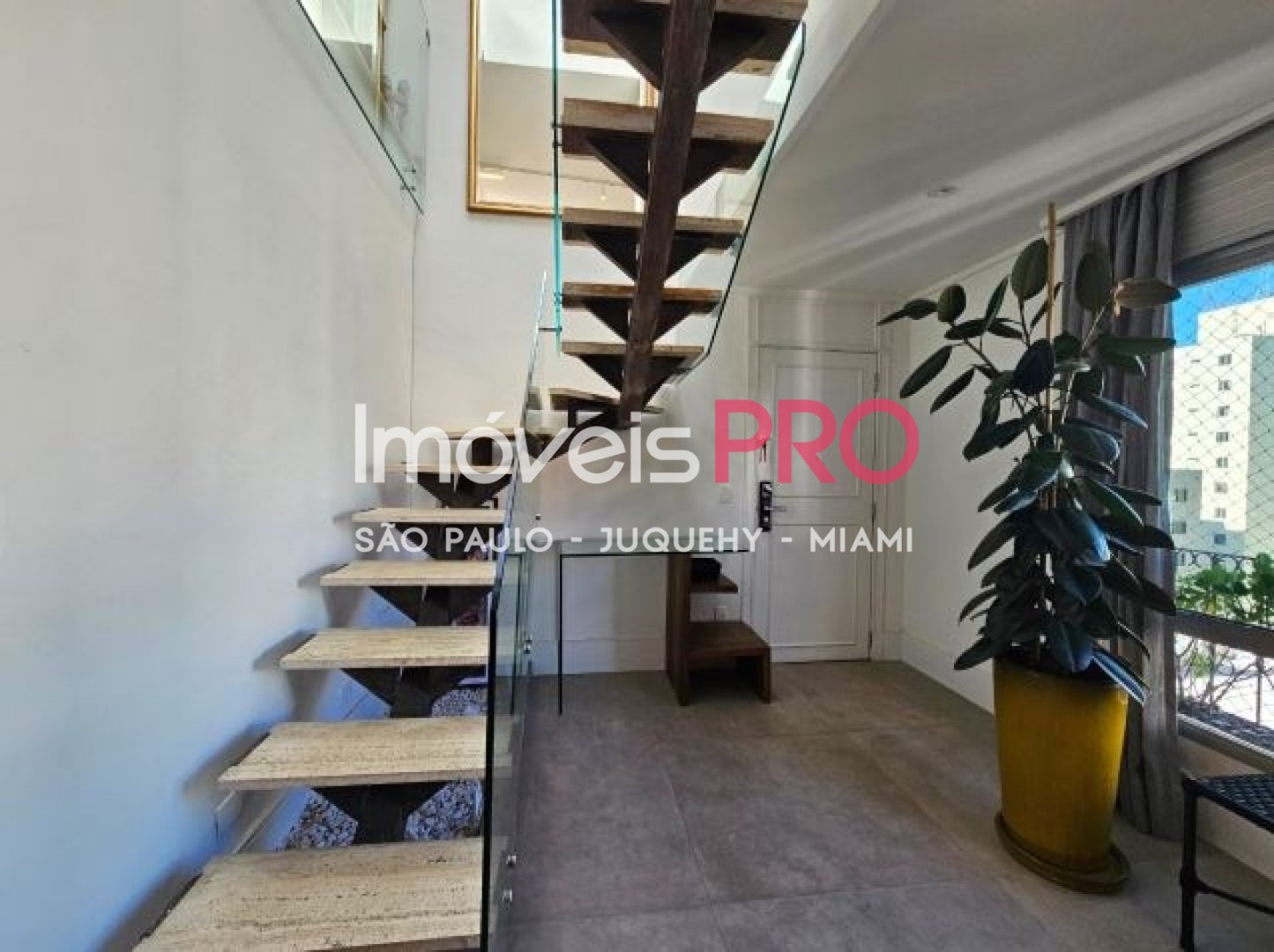 Foto :: IP40128