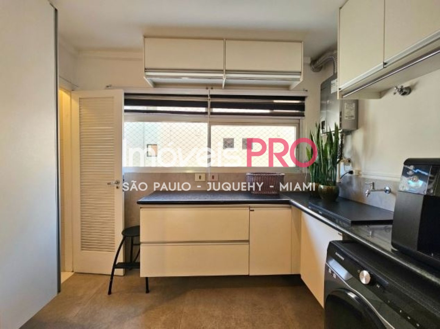 Foto :: IP40128