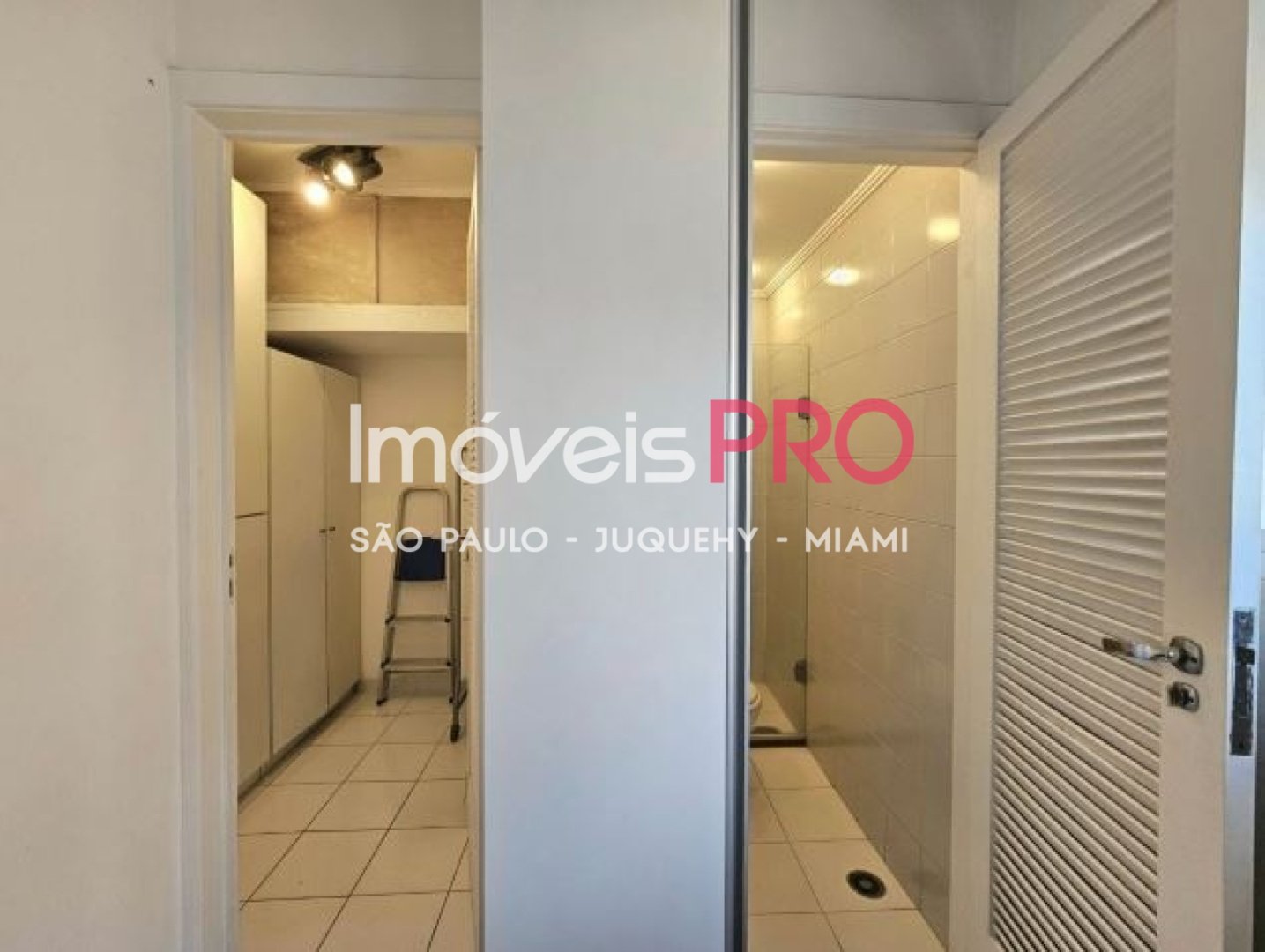 Foto :: IP40128