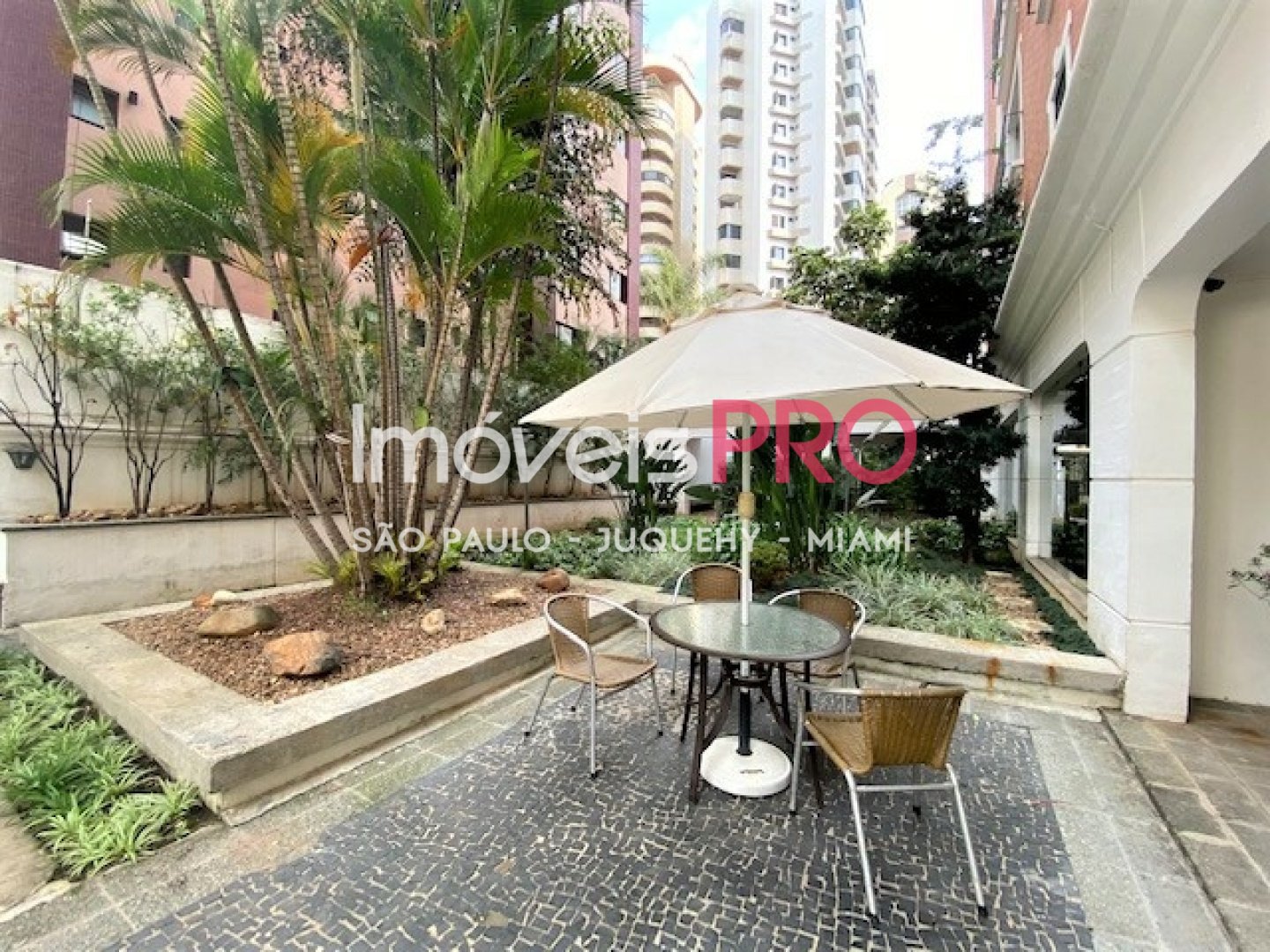 Foto :: IP40128