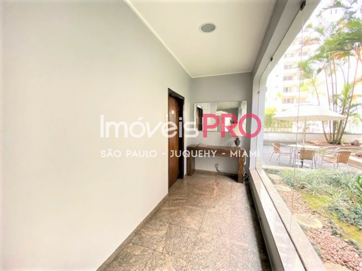 Foto :: IP40128