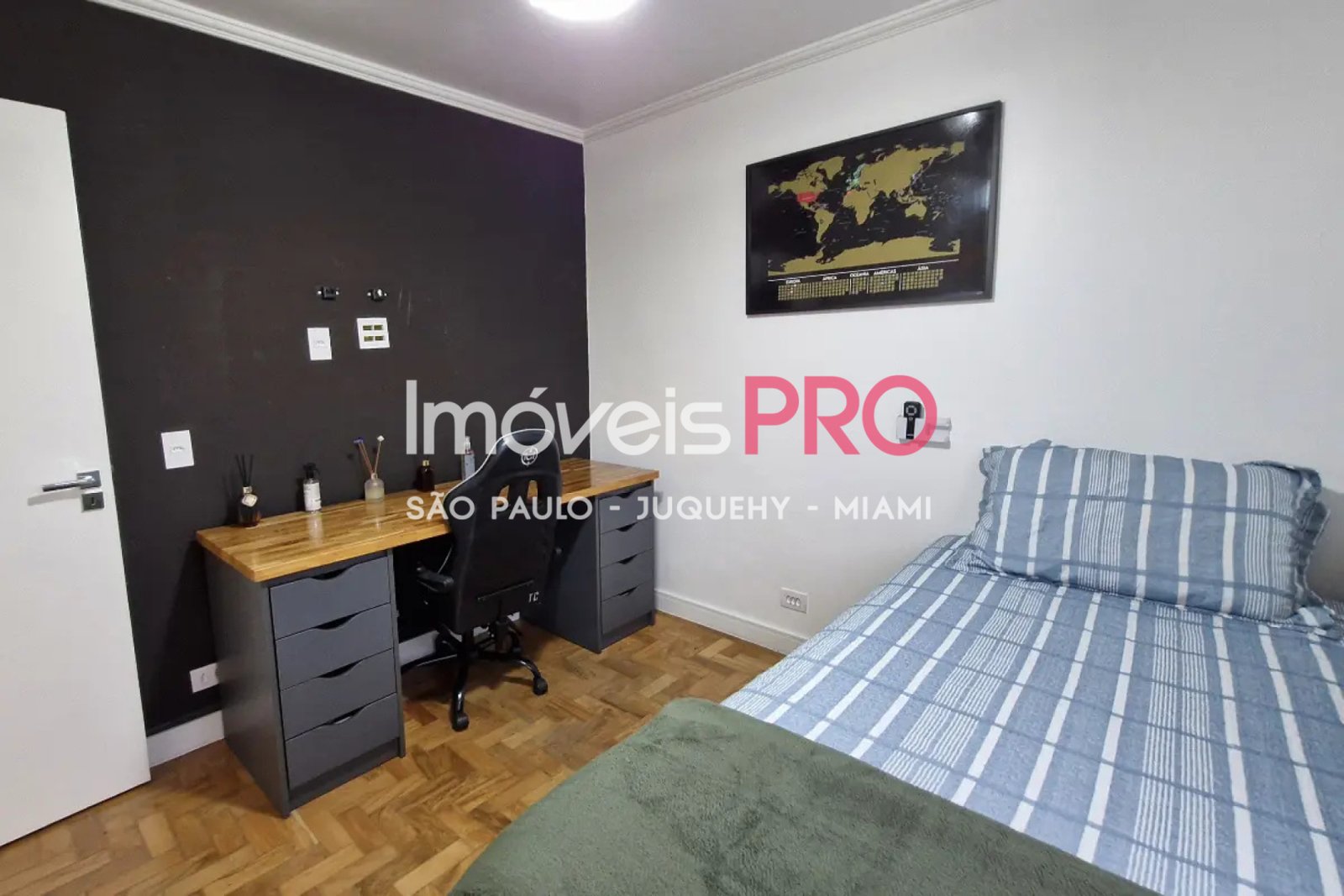 Foto :: IP40131