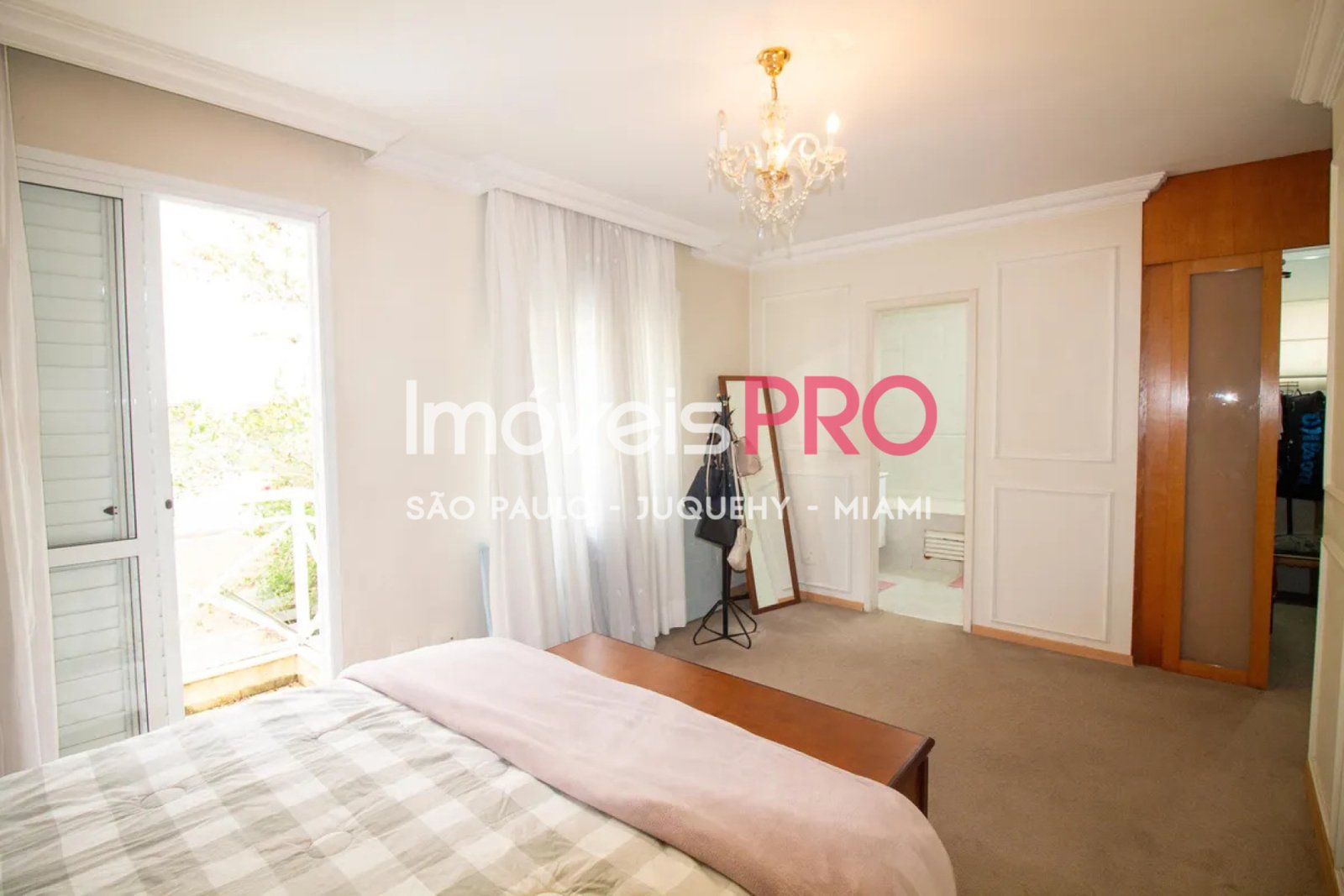 Foto :: IP40136