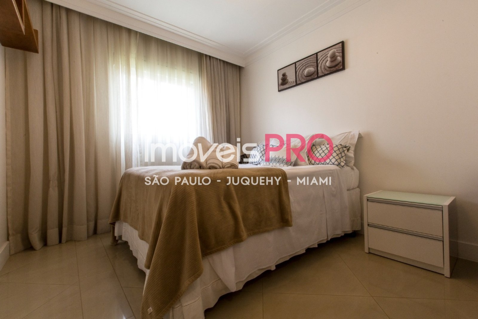 Foto :: IP40138