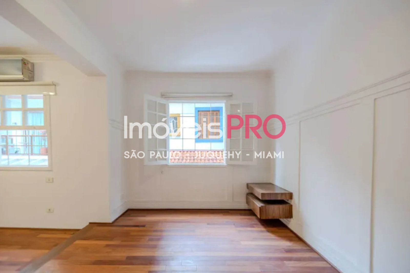 Foto :: IP40141