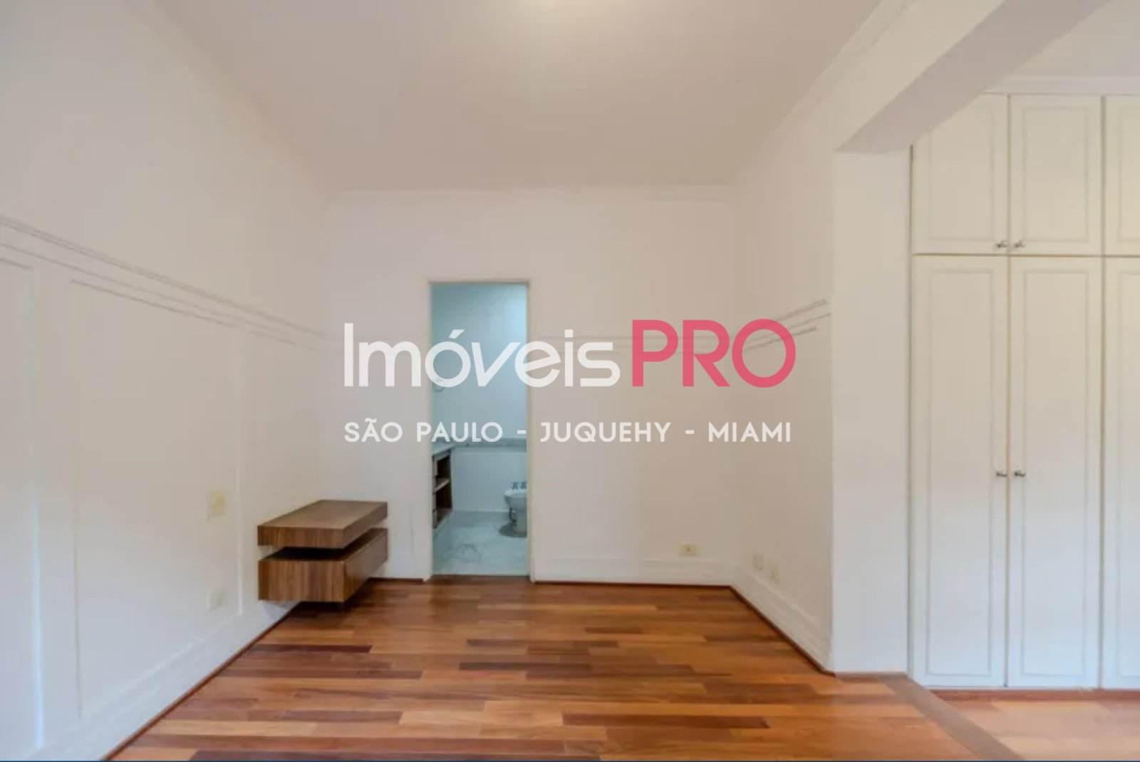 Foto :: IP40141