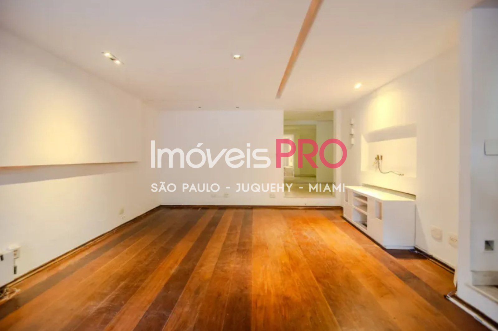 Foto :: IP40141