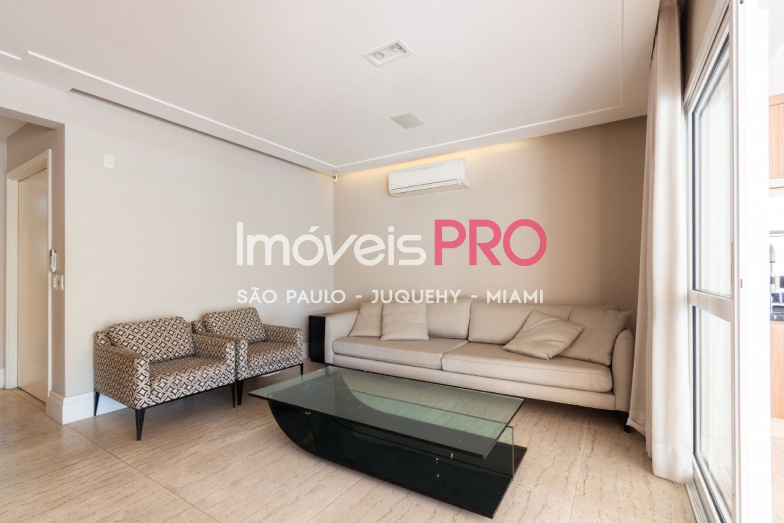 Foto :: IP40143