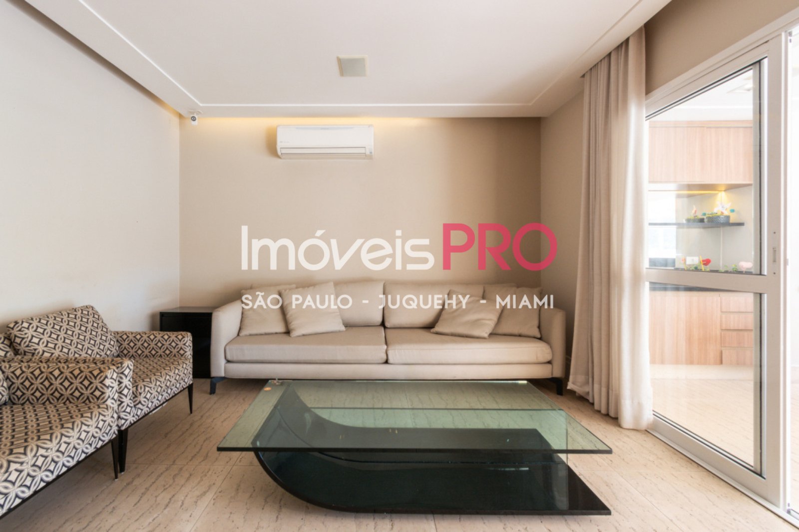 Foto :: IP40143