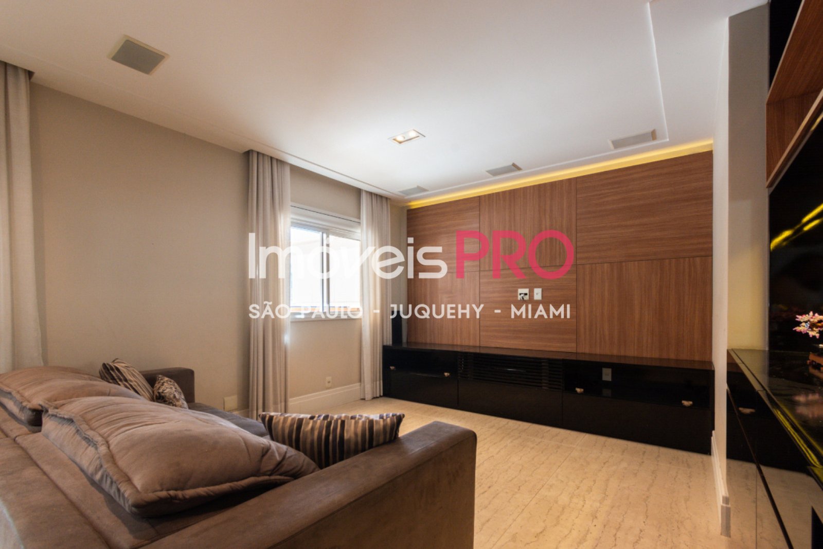 Foto :: IP40143