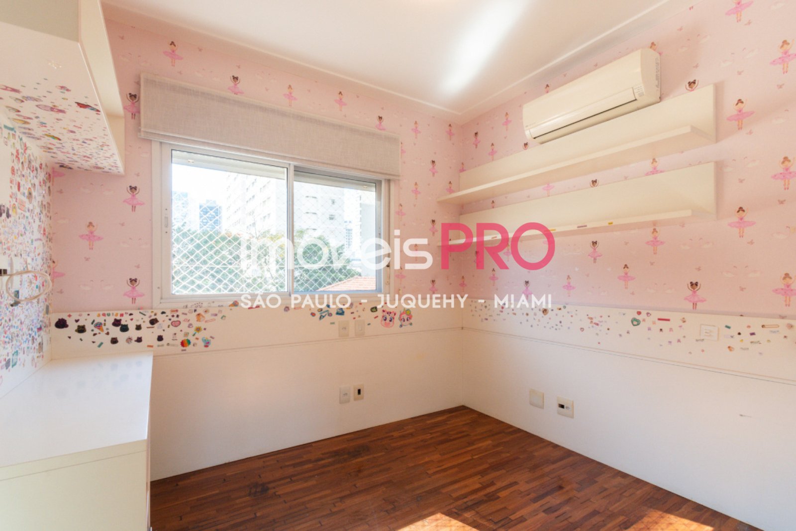 Foto :: IP40143