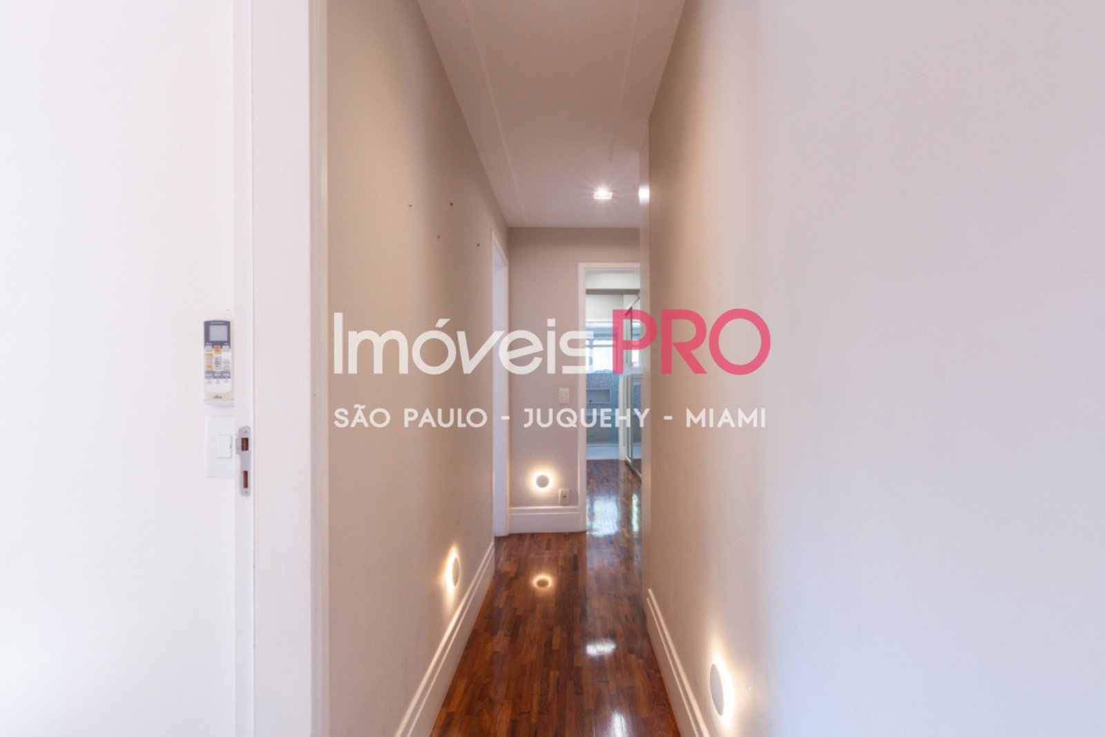 Foto :: IP40143