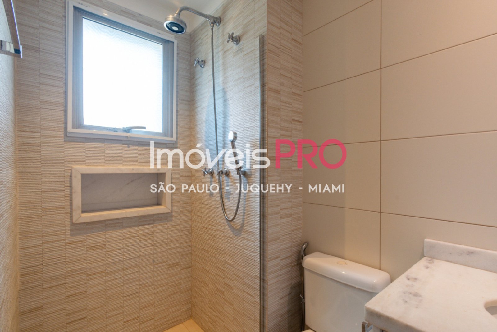 Foto :: IP40143